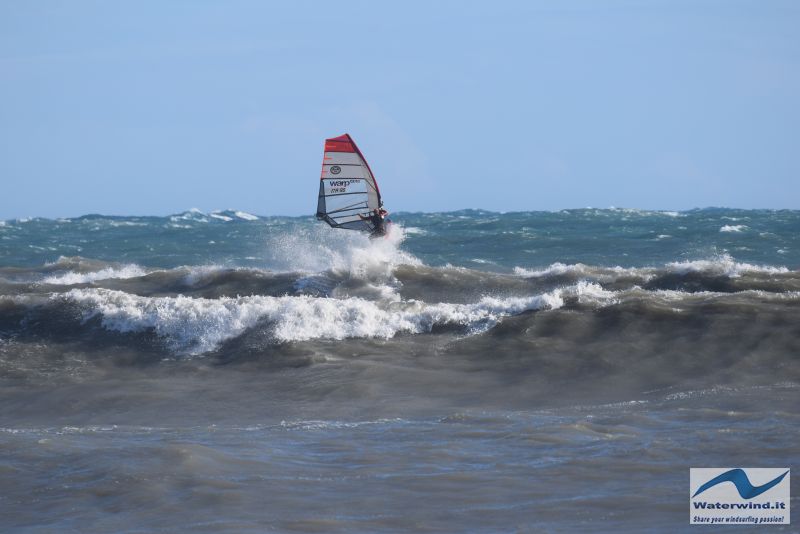 Windsurf Andora Liguria mareggiata 135