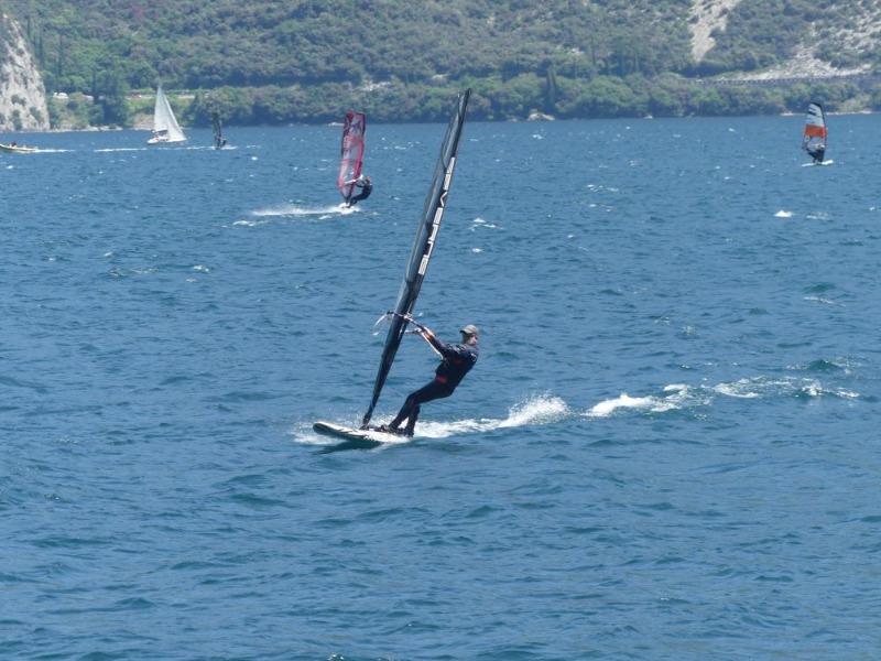 Windsurf_Pier_Lago_Garda_001.jpg